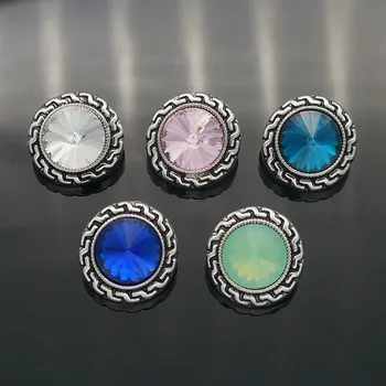 KZ2054 Гореща разпродажба красотата на мода цветни кристали Кръгли 18 мм бутон-ключалки, подходящи за гривната-ключалки, бижута на едро