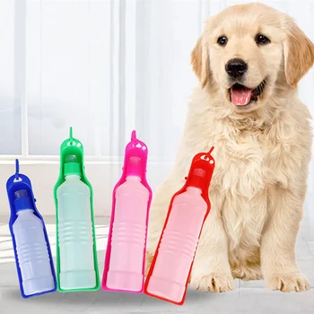 бутилка за вода за кучета, 250 мл/500 мл Пластмасов Преносима Бутилка за вода за домашни любимци, купа за подаване на питейна вода за пътуване на открито, сгъваема